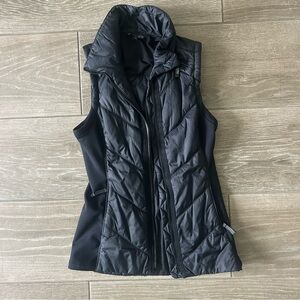 Athleta Black Rock Ridge PrimaLoft Quilted Vest